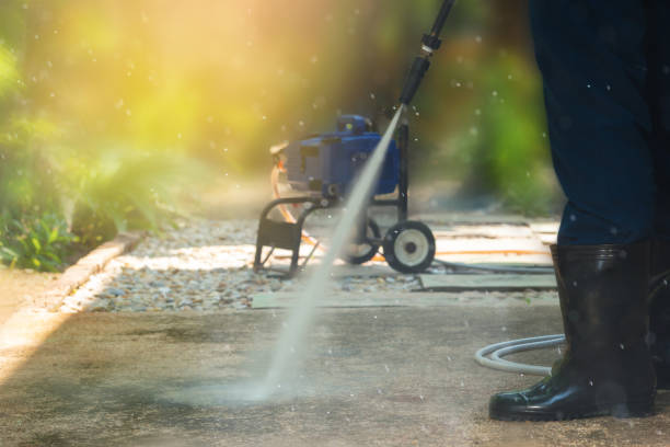 Animal Enclosure Cleaning in Cottage Grove, WI